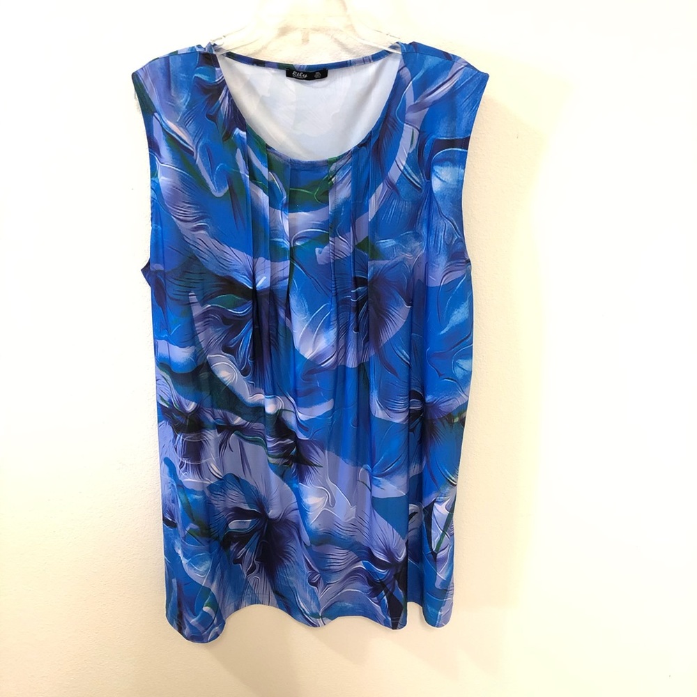 1X blue large floral print tank top Lily